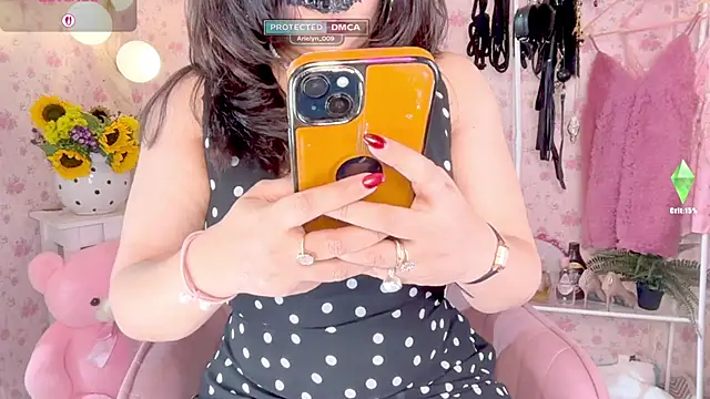 Snapshot of Arielyn_009 chatting on March 12, 2026, 12:33 pm Arielyn 009 online show from March 12, 2026, 12:33 pm