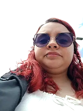 Snapshot of mia-curvy chatting on December 4, 2025, 4:59 pm mia-curvy online show from December 4, 2025, 4:59 pm