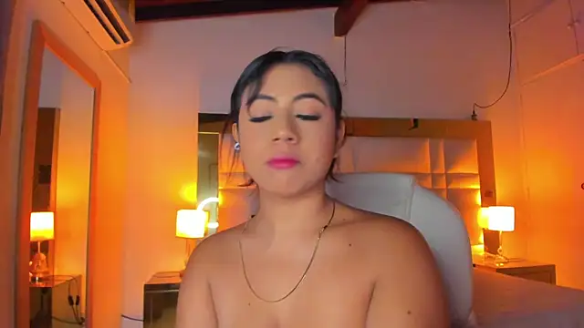 Snapshot of Zoei_Moon chatting on August 1, 2026, 7:02 pm Zoei Moon online show from August 1, 2026, 7:02 pm