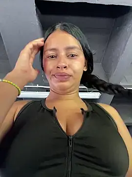 Snapshot of Jennmyller_ chatting on April 7, 2026, 6:19 pm Jennmyller online show from April 7, 2026, 6:19 pm