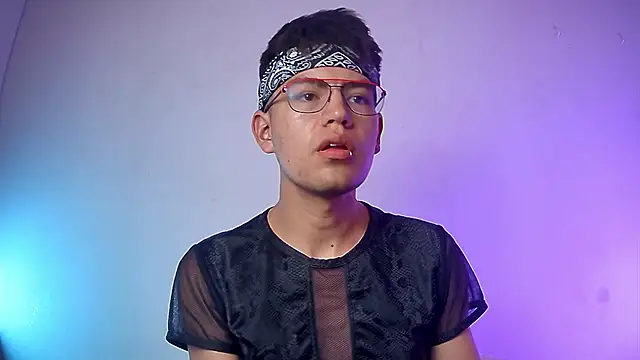 nicolatinboy online show from February 28, 2026, 9:05 pm