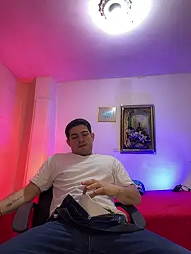 williamsmiiths16 online show from February 26, 2026, 2:05 pm