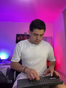 Snapshot of williamsmiiths16 chatting on May 9, 2026, 10:53 am williamsmiiths16 online show from May 9, 2026, 10:53 am