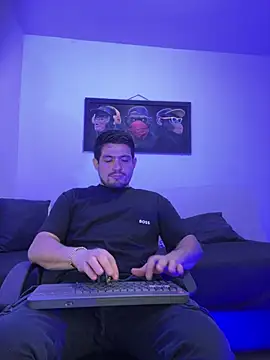 williamsmiiths16 online show from June 22, 2026, 12:24 am