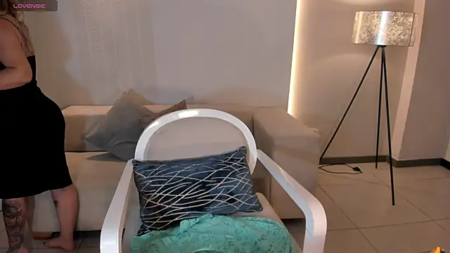 Snapshot of MadisonKane chatting on November 6, 2025, 11:11 am MadisonKane online show from November 6, 2025, 11:11 am