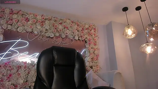 Snapshot of MadisonKane chatting on May 4, 2026, 11:28 am MadisonKane online show from May 4, 2026, 11:28 am