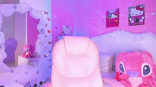 isabella castillo  online show from January 17, 2026, 9:18 pm