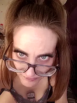 snowbird1117 online show from March 9, 2026, 5:44 am