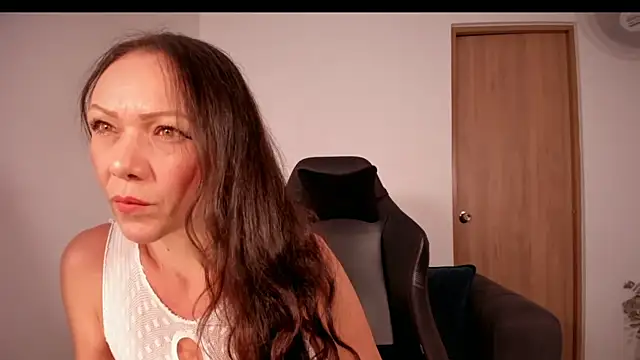 Cleoember  online show from December 18, 2025, 11:55 pm