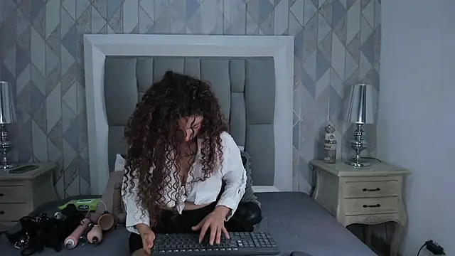penelope cox online show from June 11, 2026, 3:48 am