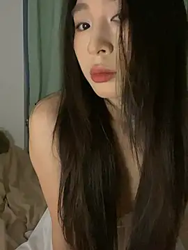 yaqing666 online show from April 23, 2026, 12:29 pm