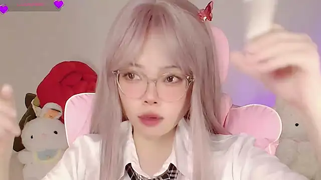 Snapshot of Miyeoonn chatting on May 19, 2026, 6:14 pm Miyeoonn online show from May 19, 2026, 6:14 pm