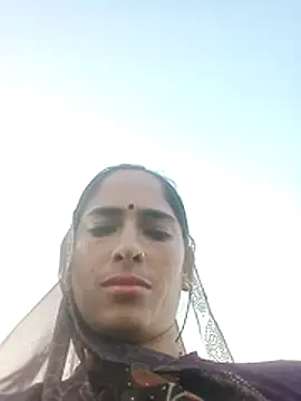 Snapshot of mayankahotxx chatting on December 5, 2025, 11:08 am mayankahotxx online show from December 5, 2025, 11:08 am