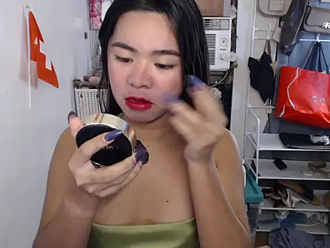 Snapshot of voganmarie chatting on June 27, 2026, 1:28 pm voganmarie online show from June 27, 2026, 1:28 pm