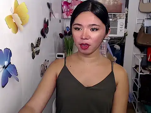Snapshot of voganmarie chatting on July 3, 2026, 5:03 am voganmarie online show from July 3, 2026, 5:03 am