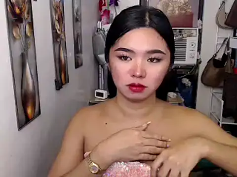 Snapshot of voganmarie chatting on July 13, 2026, 5:54 am voganmarie online show from July 13, 2026, 5:54 am