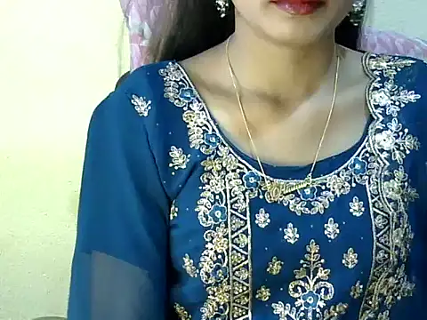 Snapshot of Shab_M chatting on April 10, 2026, 10:20 am Shab M online show from April 10, 2026, 10:20 am