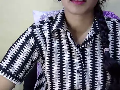 Snapshot of Shab_M chatting on July 7, 2026, 9:24 am Shab M online show from July 7, 2026, 9:24 am