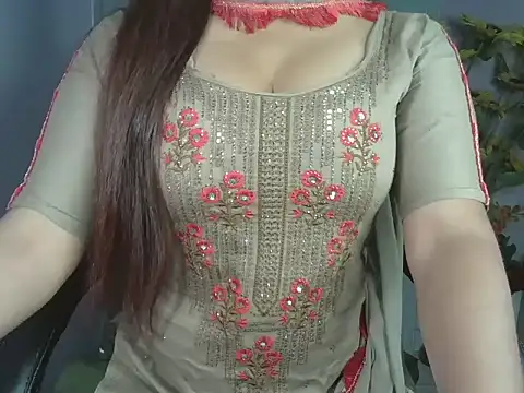 Hotty Suzuka online show from March 18, 2026, 4:04 am