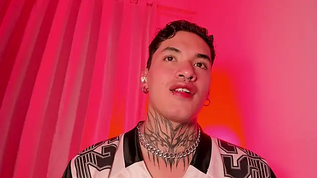 Snapshot of AlecBanne chatting on December 13, 2025, 11:21 pm AlecBanne online show from December 13, 2025, 11:21 pm