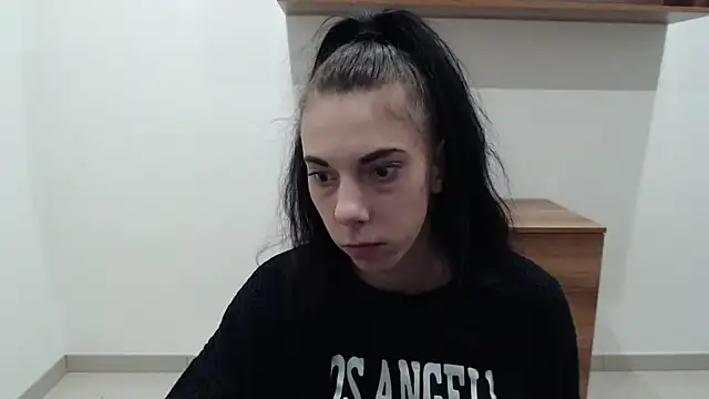 Snapshot of Lillia_dark chatting on December 5, 2025, 12:47 pm Lillia dark online show from December 5, 2025, 12:47 pm