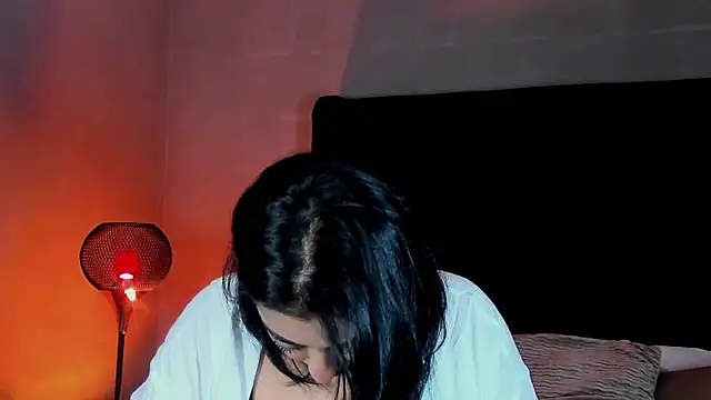 TaniaRedd  online show from March 18, 2026, 2:20 pm