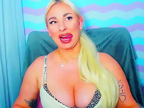 Snapshot of LuxuriaGoddess chatting on June 18, 2026, 7:29 pm LuxuriaGoddess online show from June 18, 2026, 7:29 pm