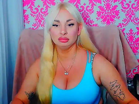 Snapshot of LuxuriaGoddess chatting on July 23, 2026, 7:45 pm LuxuriaGoddess online show from July 23, 2026, 7:45 pm
