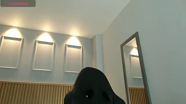 VENUSGREYS1 online show from April 29, 2026, 6:36 pm