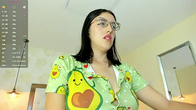 Snapshot of VENUSGREYS1 chatting on May 28, 2026, 12:02 pm VENUSGREYS1 online show from May 28, 2026, 12:02 pm