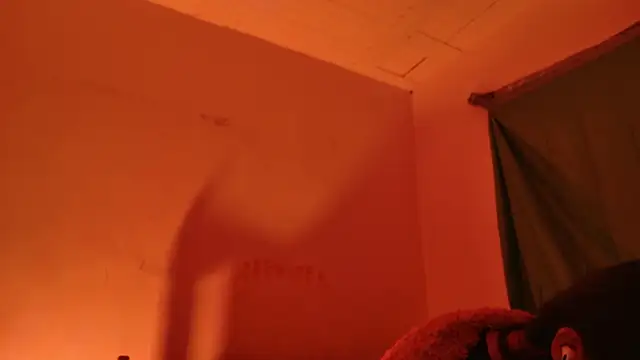 Snapshot of MoonLipsON- chatting on May 5, 2026, 12:07 am MoonLipsON- online show from May 5, 2026, 12:07 am