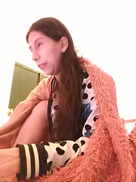 Snapshot of MoonLipsON- chatting on May 29, 2026, 5:49 am MoonLipsON- online show from May 29, 2026, 5:49 am