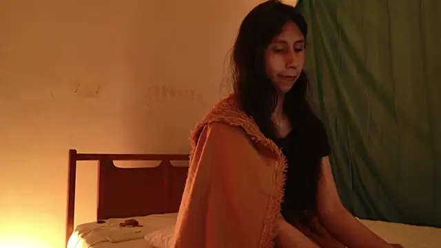 Snapshot of MoonLipsON- chatting on May 30, 2026, 2:52 am MoonLipsON- online show from May 30, 2026, 2:52 am