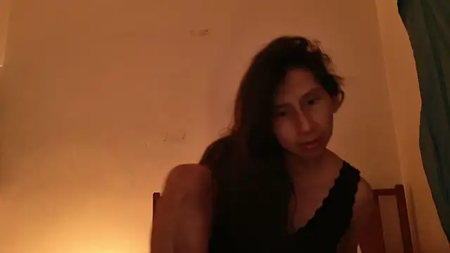 Snapshot of MoonLipsON- chatting on June 4, 2026, 6:52 am MoonLipsON- online show from June 4, 2026, 6:52 am