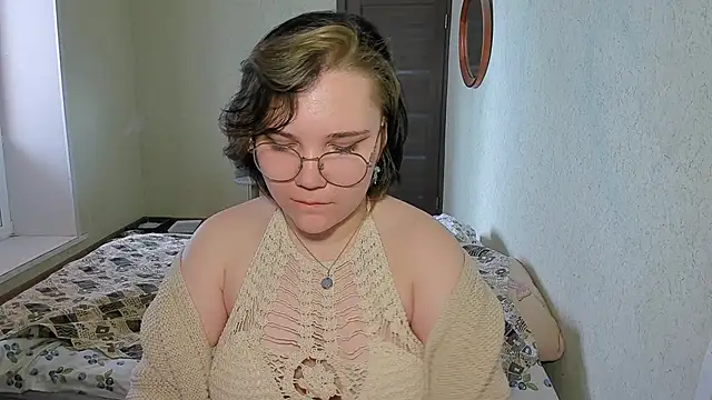 Lily-Violet online show from March 22, 2026, 5:44 am