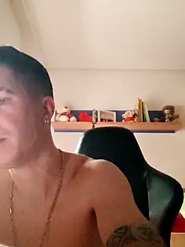 Snapshot of el_patron122 chatting on August 3, 2026, 1:27 pm el patron122 online show from August 3, 2026, 1:27 pm