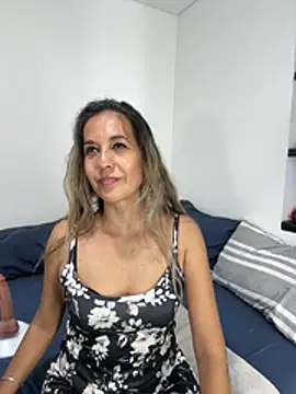 sandrafarrely online show from May 4, 2026, 12:17 am
