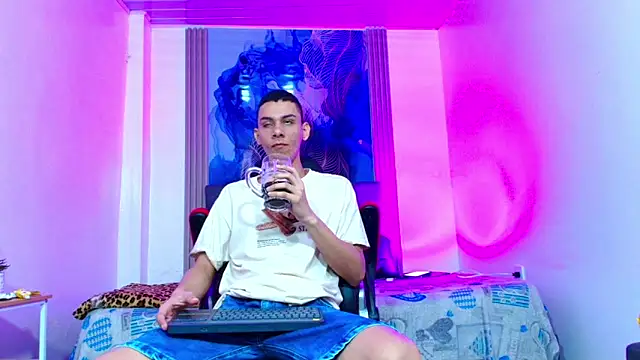Valentina and sneider  online show from May 8, 2026, 10:59 pm
