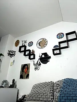 Snapshot of TheAlejandroDolls2 chatting on December 17, 2025, 12:33 pm TheAlejandroDolls2 online show from December 17, 2025, 12:33 pm