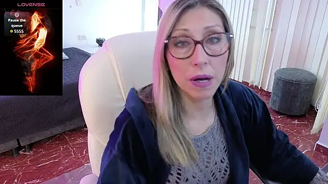 Scarlett 079 online show from January 19, 2026, 11:47 am