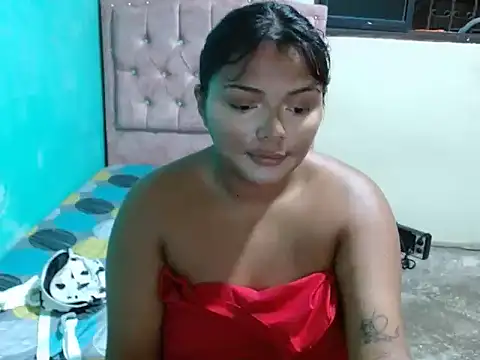 Snapshot of caro_lil chatting on April 27, 2026, 5:05 am caro lil online show from April 27, 2026, 5:05 am
