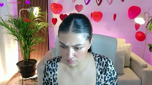 victoria   moon online show from February 17, 2026, 1:29 pm