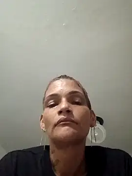 Snapshot of RicanCand chatting on December 4, 2025, 8:34 am RicanCand online show from December 4, 2025, 8:34 am