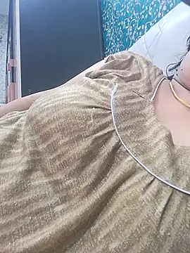 Snapshot of desiriya14 chatting on May 17, 2026, 4:03 pm desiriya14 online show from May 17, 2026, 4:03 pm
