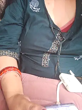 Snapshot of desiriya14 chatting on June 1, 2026, 5:03 pm desiriya14 online show from June 1, 2026, 5:03 pm