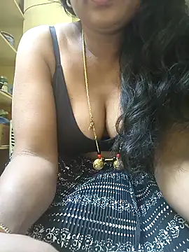 Preeti345 online show from December 15, 2025, 4:55 pm