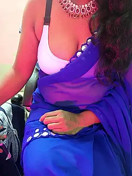 Snapshot of Preeti345 chatting on June 13, 2026, 9:18 am Preeti345 online show from June 13, 2026, 9:18 am