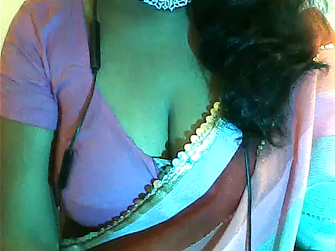 Snapshot of Preeti345 chatting on July 12, 2026, 3:58 pm Preeti345 online show from July 12, 2026, 3:58 pm