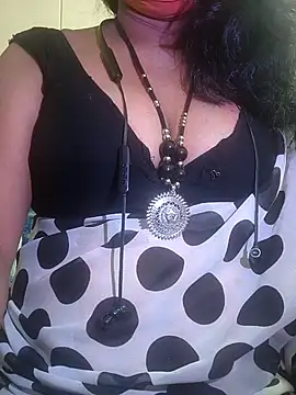 Snapshot of Preeti345 chatting on July 19, 2026, 8:07 am Preeti345 online show from July 19, 2026, 8:07 am