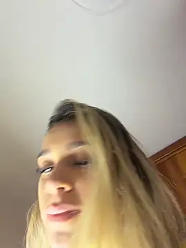 Snapshot of Sophie-velvet chatting on June 30, 2026, 4:19 pm Sophie-velvet online show from June 30, 2026, 4:19 pm